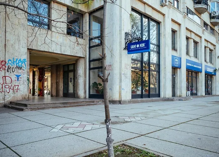Central Modern Design Apartment