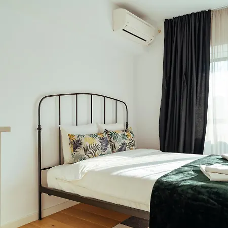 Central Modern Design Apartment Bucharest Exterior photo