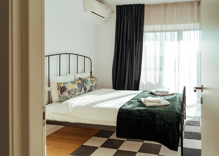 Central Modern Design Apartment