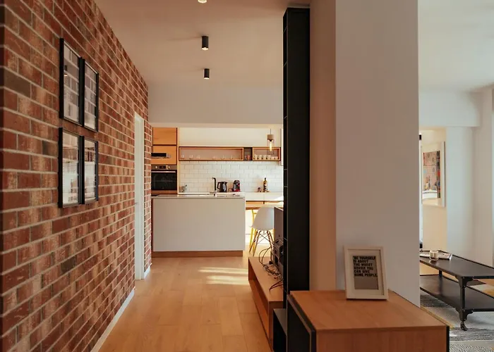 Central Modern Design Apartment